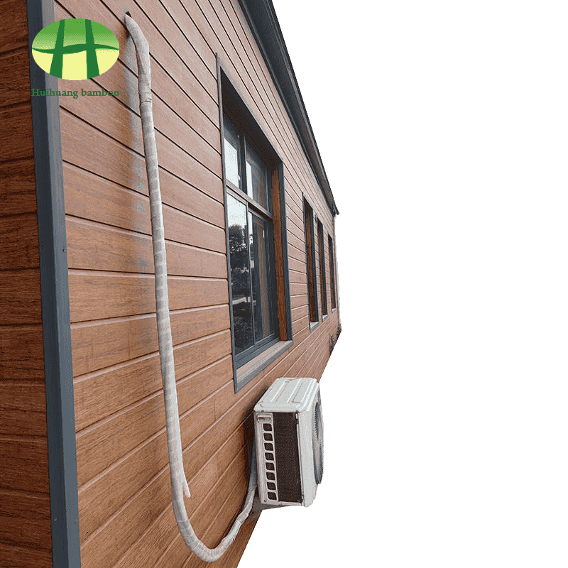 ألواح حائط أفقية من الخيزران الثقيل في الهواء الطلق