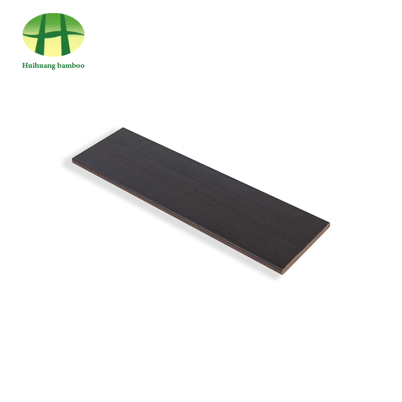 سياج خارجي من الخيزران الثقيل المتفحم