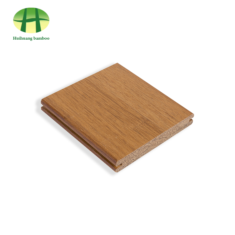 أرضيات من الخيزران الثقيل اللامع باللون الطبيعي